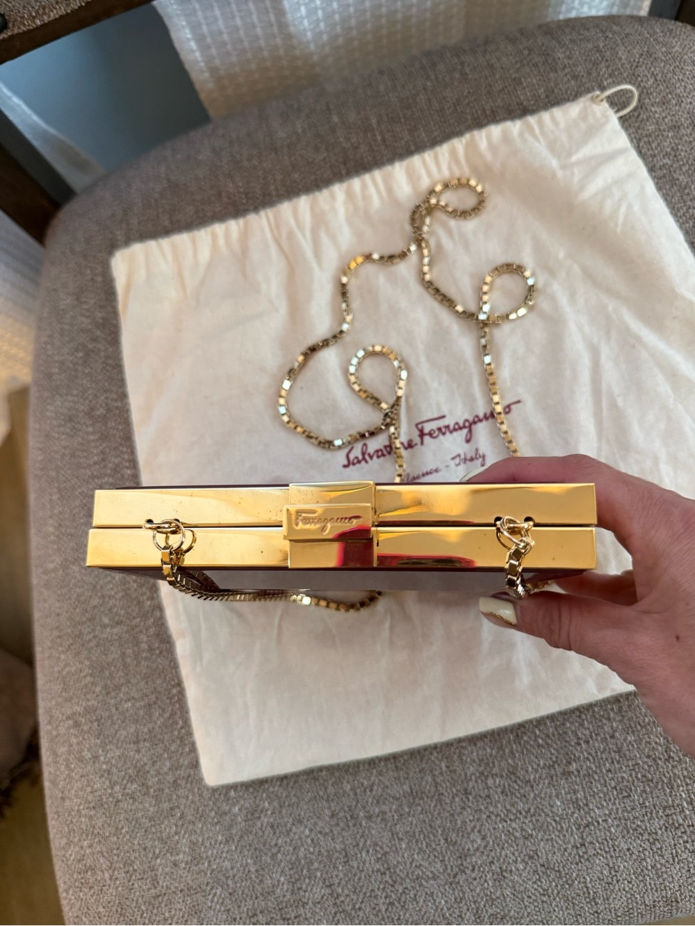 Salvatore Ferragamo Fuchsia Faceted Resin Evening Clutch with Gold Chain - Picture 5 of 6